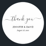 Pegatina Redonda Elegante moderno negro y blanco Gracias Pegatinas<br><div class="desc">Elegante personalizado boda blanco y negro gracias a pegatinas que presentan un estilo de letra de escritura moderno. Elementos coincidentes disponibles.</div>