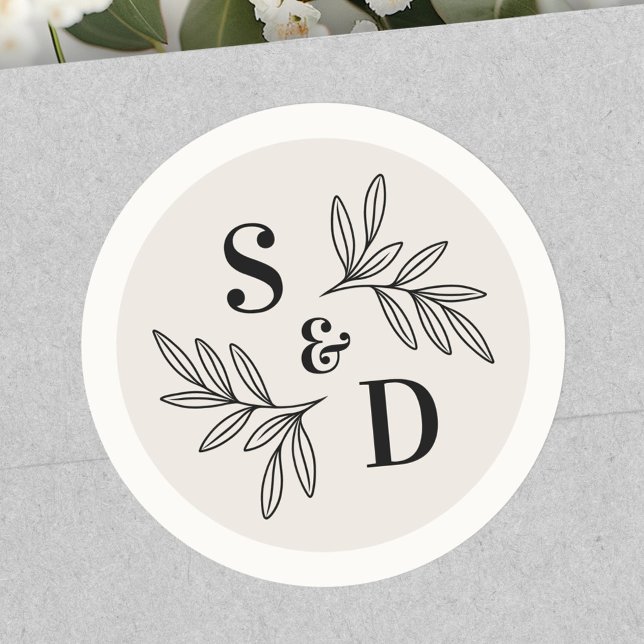 Pegatina Redonda Elegante monograma luz tan neutra boda de marfil (Elegant monogram light tan neutral ivory wedding classic round sticker)