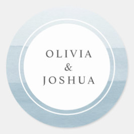 Pegatina Redonda Elegante simple color de agua azul turbio Boda