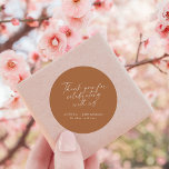 Pegatina Redonda Elegante Terracota Trendy Script Personalizado Gra<br><div class="desc">Muestra tu aprecio con este mensaje personalizado con un mensaje de agradecimiento de guión moderno. Ideal para bodas,  duchas de novias o cualquier evento especial.</div>