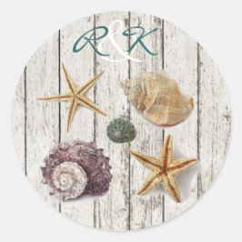 Pegatina Redonda elegante y romántico caserío marejadas de playa bo