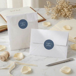 Pegatina Redonda Elegantes nombres de pareja con ampersand serif en