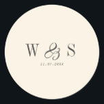 Pegatina Redonda Elegantes parejas de bodas iniciales crema natural<br><div class="desc">Elegante pareja de bodas inicial crema natural</div>