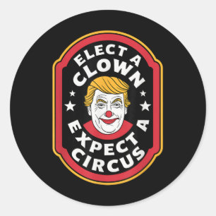 Pegatina Redonda Elige Un Payaso Esperando Que Un Circo Impete A Tr
