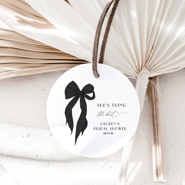Pegatina Redonda Ella está atando la ducha de novias Black Bow Knot (Subido por el creador)