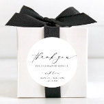Pegatina Redonda Ellesmere Gracias Favor De La Boda<br><div class="desc">Estos pegatinas de la boda presentan un diseño minimalista y un encabezado de caligrafía. Personalice las bolsas con sus nombres y fecha, el encabezado del guión no es editable. Estos pegatinas favoritas pueden ser usados para bodas, duchas de novias, duchas para bebés, cumpleaños o cualquier otro evento. Para una personalización...</div>