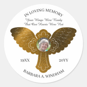 Pegatina Redonda En la memoria amorosa Foto Keepsake Cross con alas