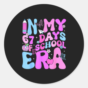 Pegatina Redonda En Mis 67 Días De Escuela Era Del Día 67 Meme Argo