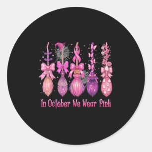 Pegatina Redonda En Octubre Usamos Halloween Brea De Bruja Rosa