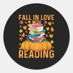 Pegatina Redonda Enamorarse De Leer Libro Otoño Calabazas Y