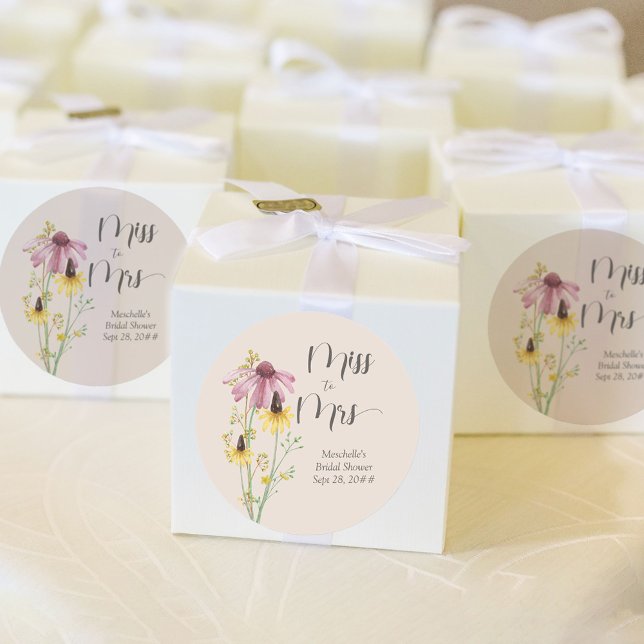 Pegatina Redonda Encanto de Flor Silvestre Fiesta de Despedida de S (Miss to Mrs bridal shower sticker from my Wildflower Charm collection)