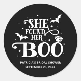 Pegatina Redonda Encontró Su Ducha De Boo Halloween Bridal