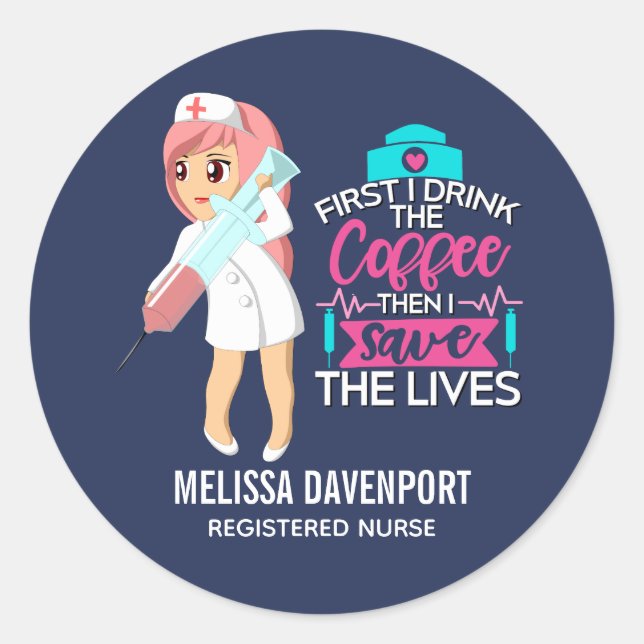 Pegatina Redonda Enfermera divertida diciendo con gran aguja hipodé (Anverso)