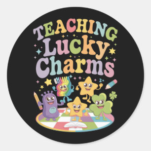 Pegatina Redonda Enseñando Lucky Charms al profesor el día de San P