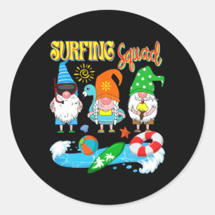 Pegatina Redonda Equipo de surf tres gnomos surf hawaiano verano