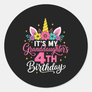 Pegatina Redonda Es el cuarto cumpleaños de mi nieta Unicornio Abue