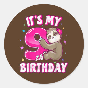Pegatina Redonda Es el tema de mi noveno cumpleaños, nueve Chicas e