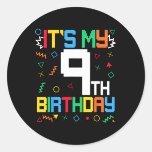 Pegatina Redonda Es mi cumpleaños número 9 de videojuegos para niño