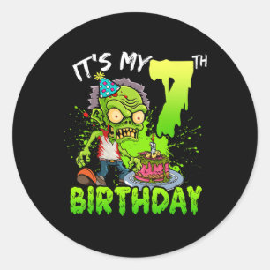 Pegatina Redonda Es mi sétimo cumpleaños zombi, chicos de más de 7