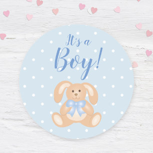 Pegatina Redonda Es un joven conejo Pastel Azul Baby Shower