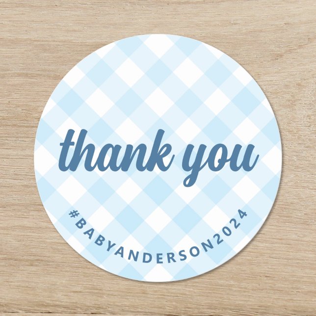 Pegatina Redonda Es un niño Gracias Gingham Baby Shower (Subido por el creador)