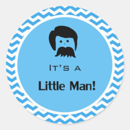 Pegatina Redonda Es un niño, un pequeño hombre pegatinas de chevron