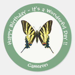 Pegatina Redonda Es una escarpada fiesta de cumpleaños de mariposas