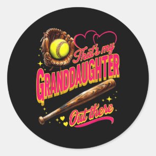 Pegatina Redonda Esa Es Mi Nieta Ahí Fuera Abuela De Softball