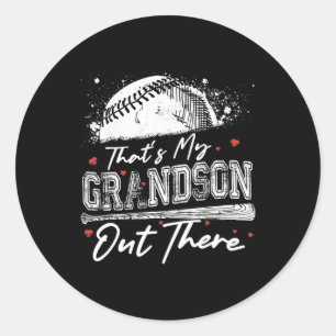 Pegatina Redonda Esa es mi nieto ahí fuera, abuela Moth de béisbol