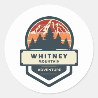 Pegatina Redonda escalada y senderismo en el pico de la montaña Whi