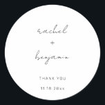 Pegatina Redonda Escritura Boda minimalista de tipografía simple mo<br><div class="desc">Personalizado boda minimalista negro y blanco moderno gracias pegatinas</div>