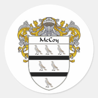 Pegatina Redonda Escudo de armas de McCoy (Mantled)