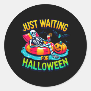 Pegatina Redonda Esperando El Verano De Esquetón De Halloween