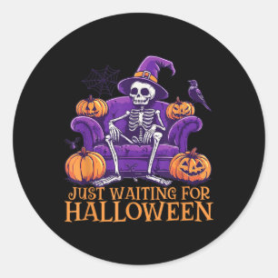 Pegatina Redonda Esperando La Camisa De Halloween - Summerween Funn