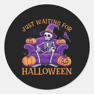 Pegatina Redonda Esperando La Camisa De Halloween - Summerween Funn