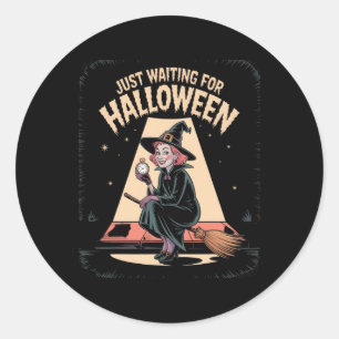 Pegatina Redonda Esperando Para Halloween Cita Verano