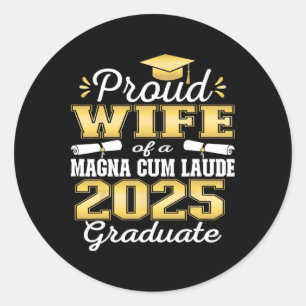 Pegatina Redonda Esposa Orgullosa 2025 Magna Cum Laude Cl 2025 Grad