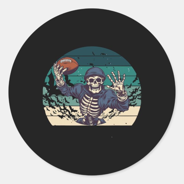 Pegatina Redonda Esqueleto de Halloween retro de fútbol (Anverso)