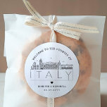 Pegatina Redonda Esquina de Italia | Mensaje de bienvenida del Boda<br><div class="desc">¡Mejore sus paquetes de bienvenida para bodas o sus favores para fiestas con un personalizado de pegatinas de bienvenida! Estos elegantes y minimalistas pegatinas están hechos a la medida de un boda que tiene lugar en el hermoso país de Italia. Cuentan con un moderno paisaje de diseño con el nombre...</div>