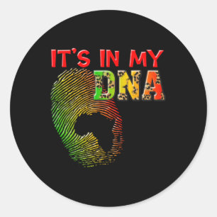 Pegatina Redonda Está en mi ADN la historia negra arraiga el dedo a