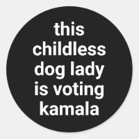 Esta mujer de perro sin hijos está votando kamala 
