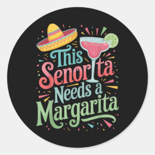 Pegatina Redonda Esta Señorita Necesita Una Margarita