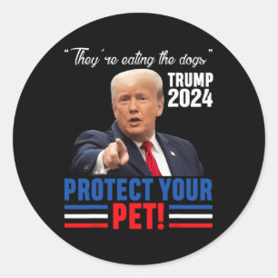 Pegatina Redonda Están comiendo a los perros El debate de Trump 202