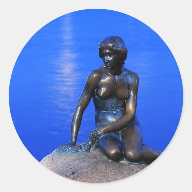 Pegatina Redonda Estatua de la sirena pequeña, Copenhague, Dinamarc (Anverso)