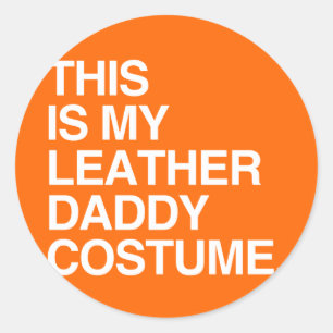 PEGATINA REDONDA ESTE ES MI TRAJE DE CUERO DE PAPÁ