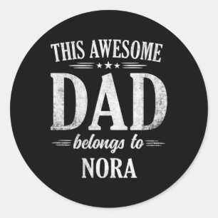 Pegatina Redonda Este Impresionante Papá Pertenece Al Nora Fathers 