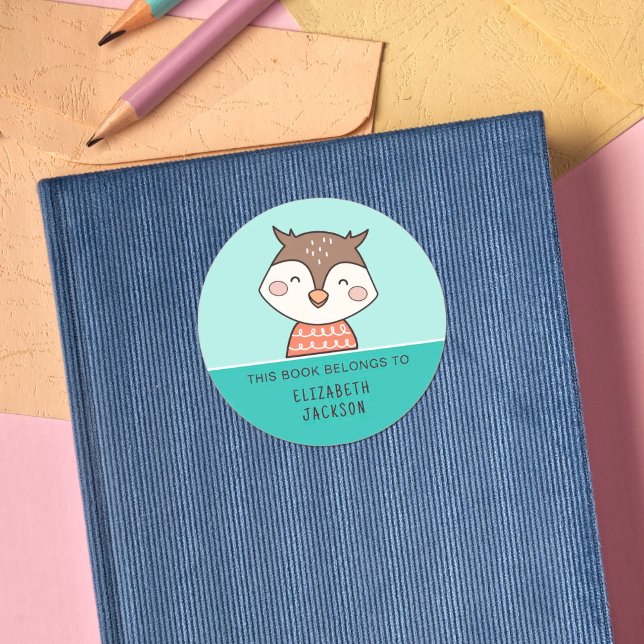 Pegatina Redonda Este libro pertenece a los niños de búho de Cute (Subido por el creador)