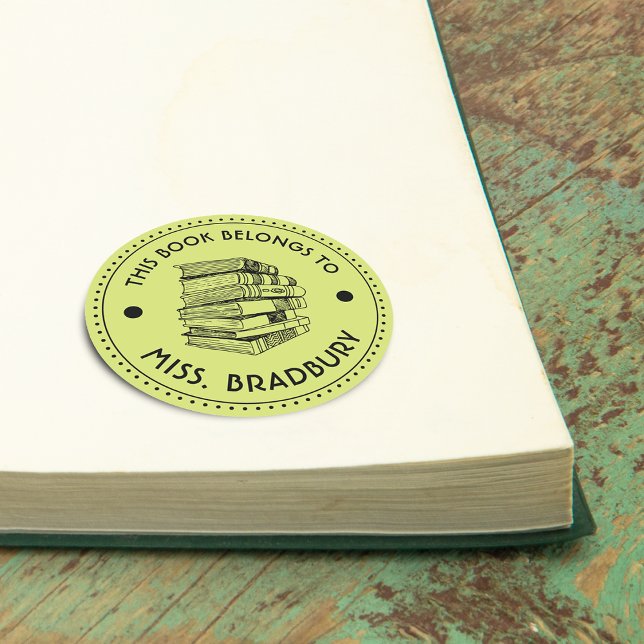 Pegatina Redonda Este Libro Pertenece A Personalizado (This Book Belongs To Personalized Classic Round Sticker)