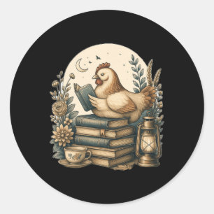 Pegatina Redonda Estética de Cabaña Encantadora Pollo Leyendo Libro