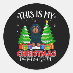 Pegatina Redonda Estos son mis Navidades Pajama Labradoodle Dog Xma